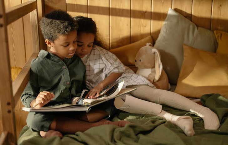 kids reading together.jpg